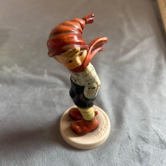 Goebel Hummel Figurine March Winds #43 Vintage glass - Picture 1 of 7